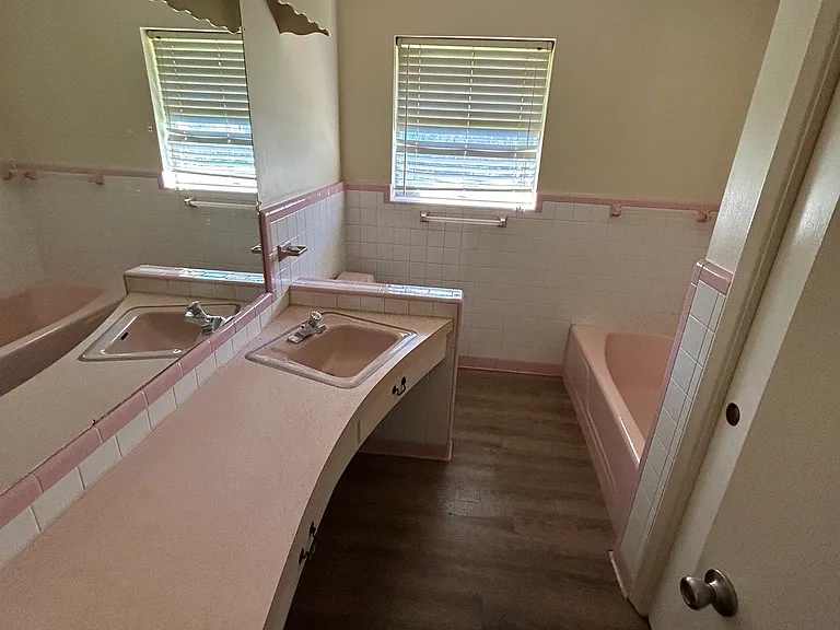 801 E Barnard St — Photo 10