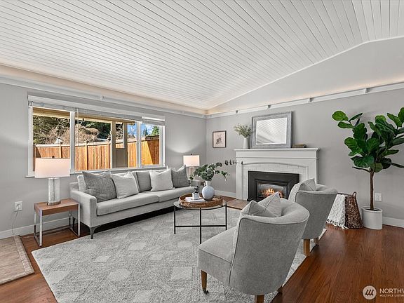 3rd image of 17004 11th Avenue NE
