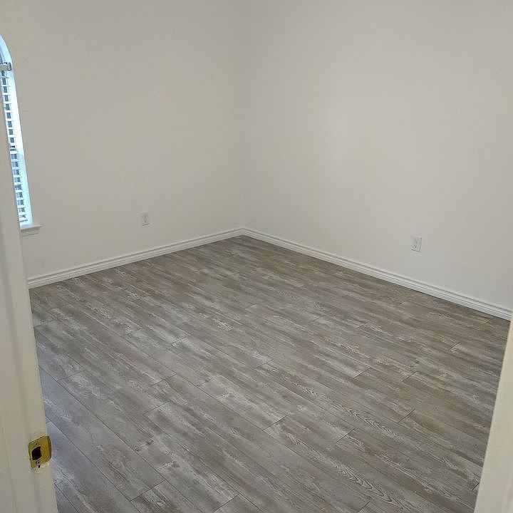 2nd image of 2002 Grenoble Dr #3