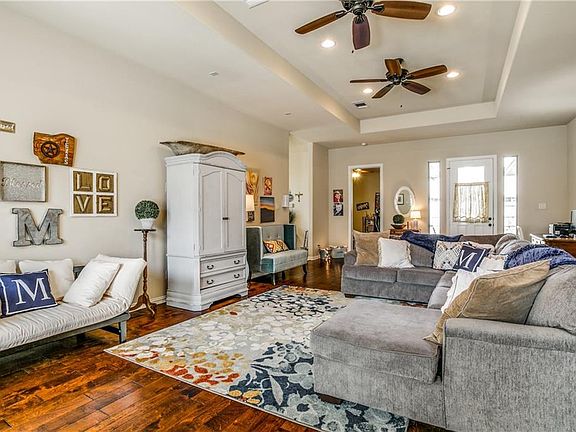 2nd image of 2 Winding Creek Ct