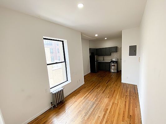 1st image of 2281 1st Ave APT 2B