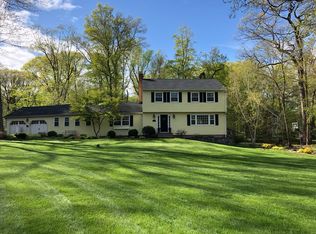 698 Clearview Dr, Cheshire, CT 06410