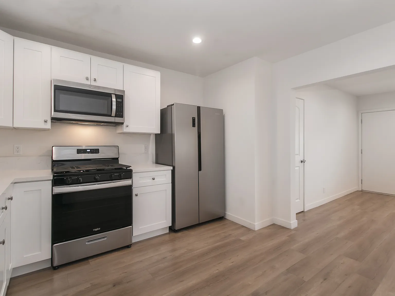1 bed, 685 sqft, $2,400 — Photo 4