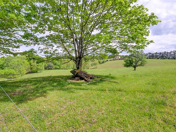 5th image of 3915 Oak Ridge Rd