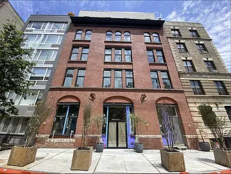 Rented by Artifact.co