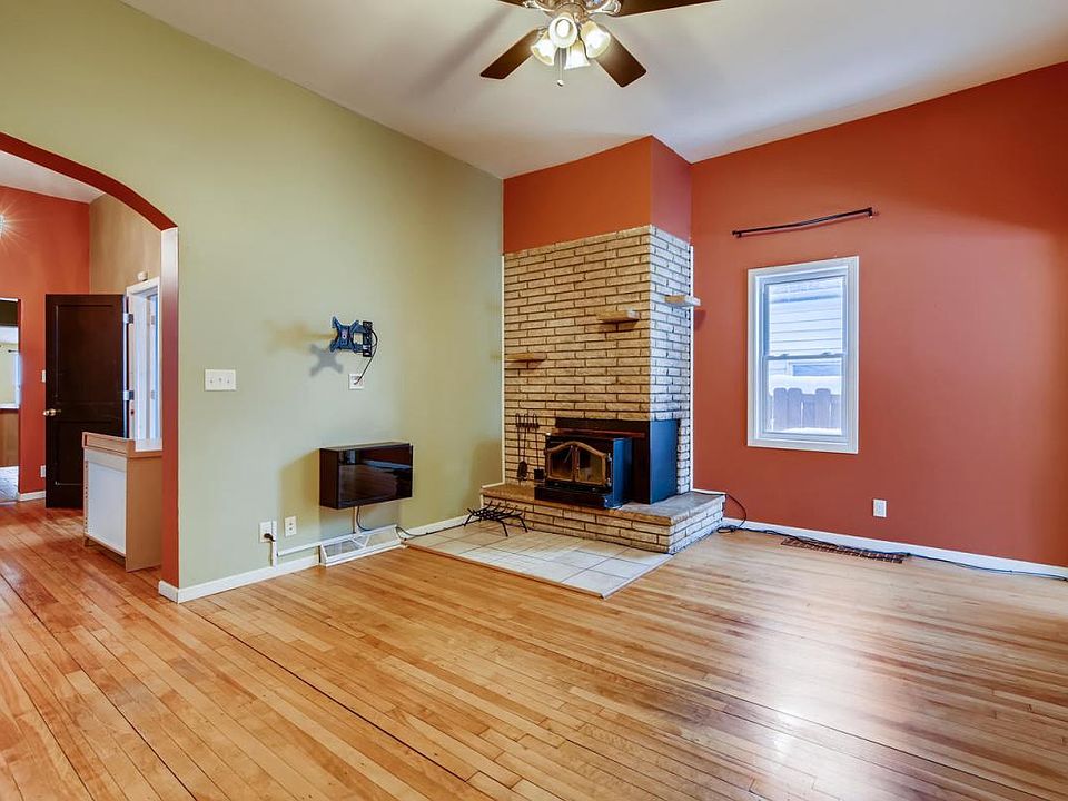1st image of 301 Charles Ave