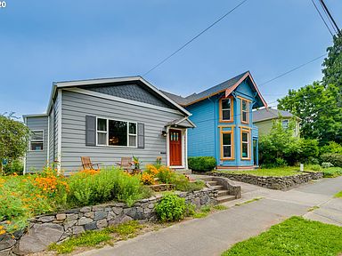 2115 Se Stark St Portland Or 97214 Zillow