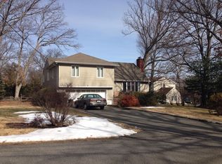 8 Mountain Ridge Dr, Wayne, NJ 07470