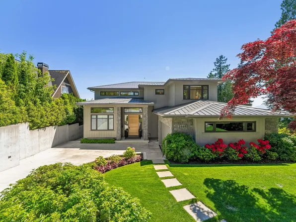 2668 Haywood Ave, West Vancouver, BC V7V 1Y6