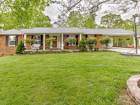 2nd image of 3824 Skyland Dr