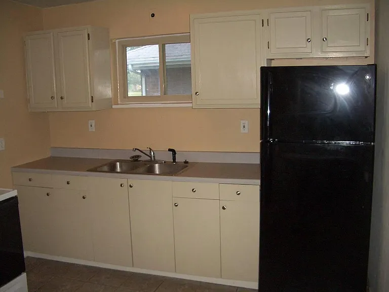 3827 Kingswood Dr — Photo 10