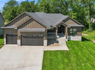 5312 173rd St, Urbandale, IA 50263