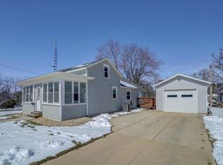 449 Taylor St, Waterloo, WI 53594
