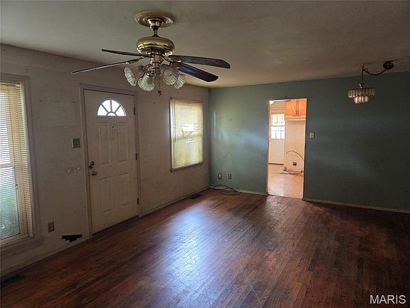 4th image of 21 Derby Ln
