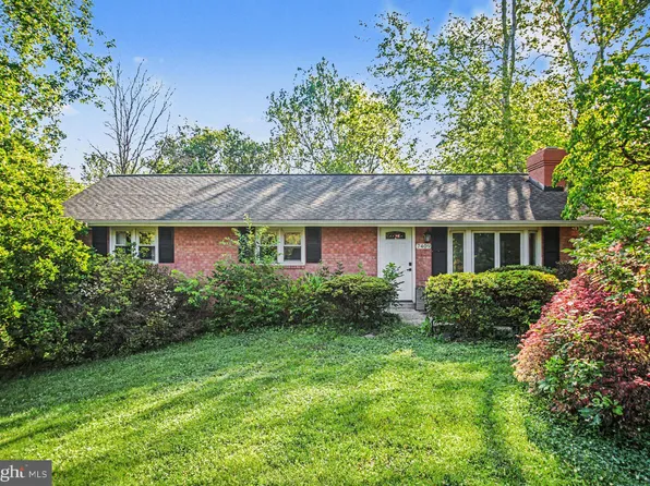 7409 Lake Dr, Manassas, VA 20111