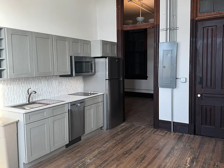 219 N Main St #H — Photo 4
