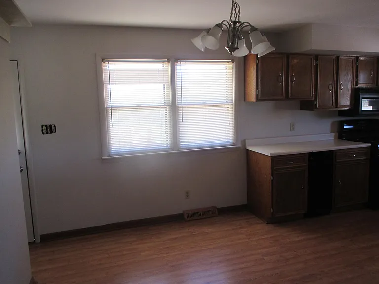 10330 Kennedy Ave — Photo 3