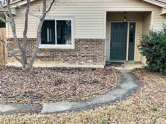 3rd image of 105 Beaverdale Ct