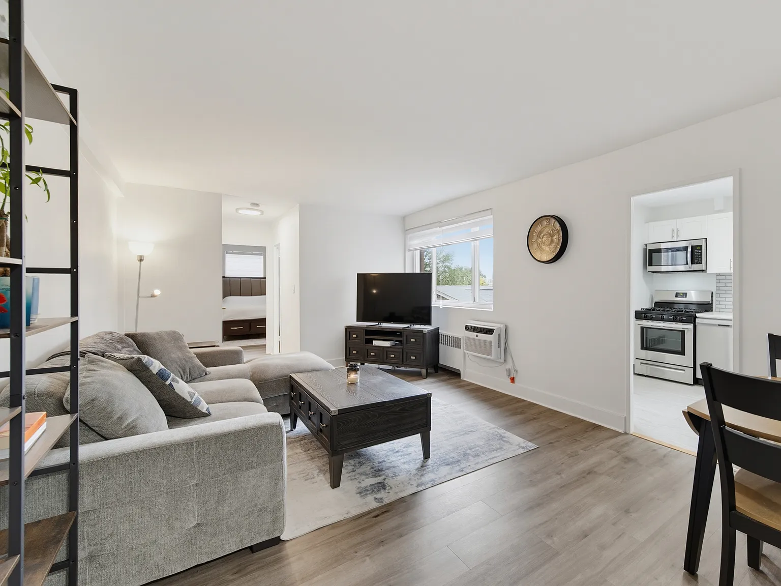 1 bed, 587 sqft, $2,275 — Photo 1