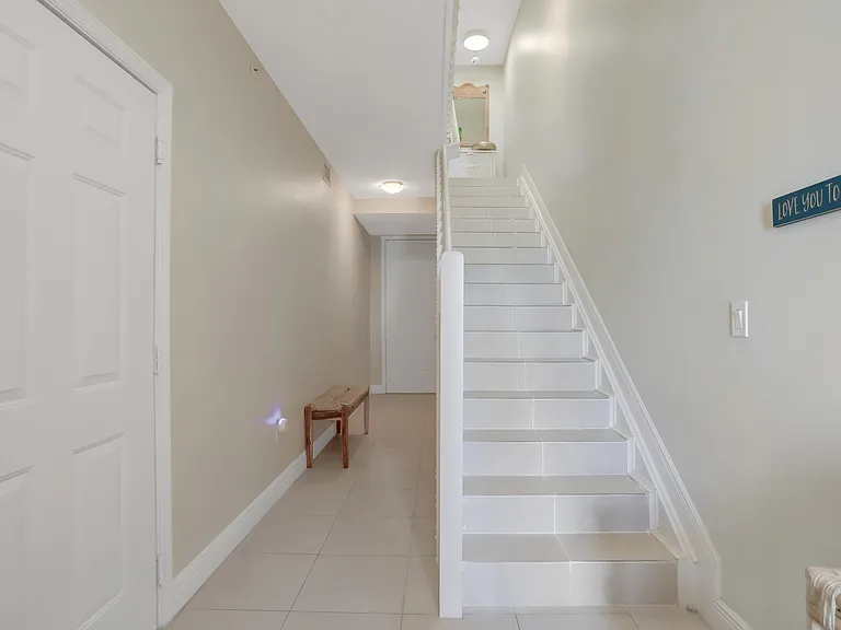 260 NE 3rd St #4-D — Photo 11