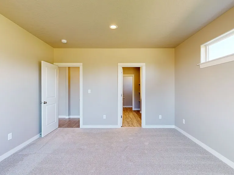 1189 Ava St — Photo 14
