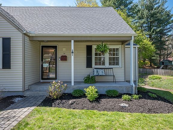 2nd image of 14 Knollwood Dr