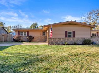 1343 N Pleasantview Dr, Derby, KS 67037