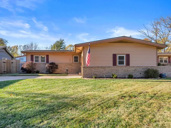 1343 N Pleasantview Dr, Derby, KS 67037