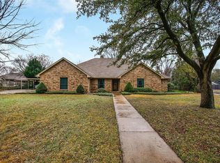212 Woodbine Dr, Colleyville, TX 76034