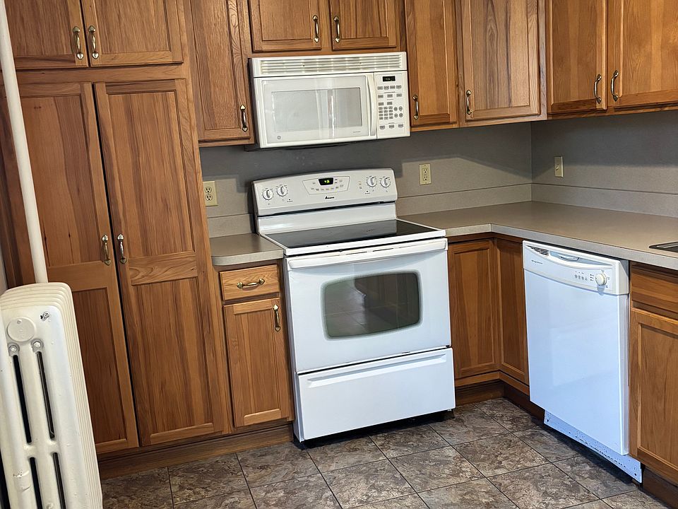 1st image of 31 N Main St #11