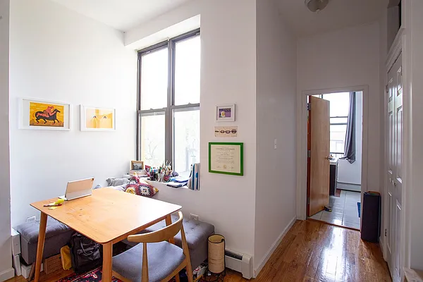 Rented by MNS | media 9