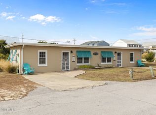 103 24th St, Emerald Isle, NC 28594