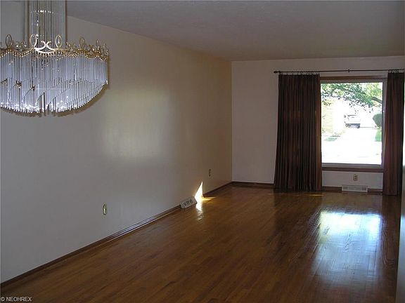 2nd image of 9908 Shady Ln