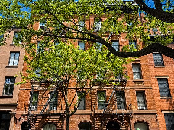 5th image of 143 W 4th St APT B2