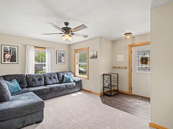 4th image of 305 Oak Ave SE