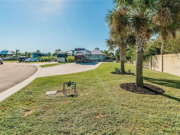 3rd image of 8574 SW Sand Crane Cir