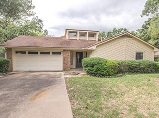 3020 Westwood Main Dr, Bryan, TX 77807