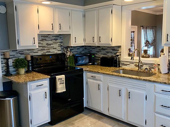 4th image of 122 Long Meadow Dr