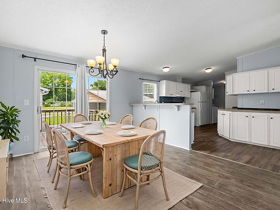 5th image of 293 Laughing Gull Court SW