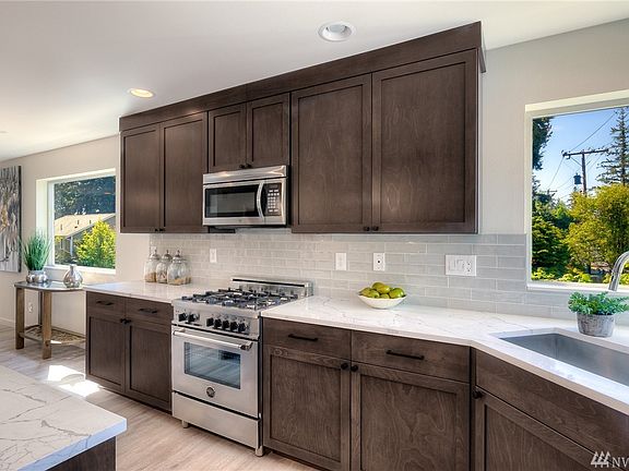 5th image of 18344 Stone Ave N Unit D