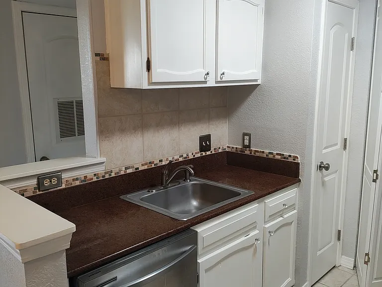 2201 Scenic Hwy #A1 — Photo 5