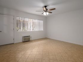 4000 Sequoia St, Los Angeles, CA