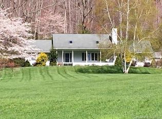 211 Lands End Dr, Burnsville, NC 28714