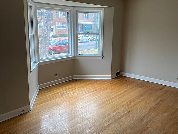 2nd image of 2717 W Catalpa Ave