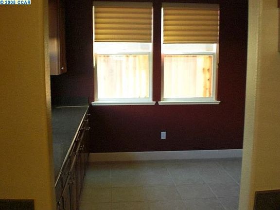 5th image of 205 Nanterre St