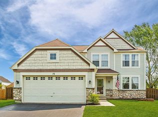 16 Sussex Ct, Lake In The Hills, IL 60156