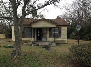 630 Pierson St, Lancaster, TX 75146