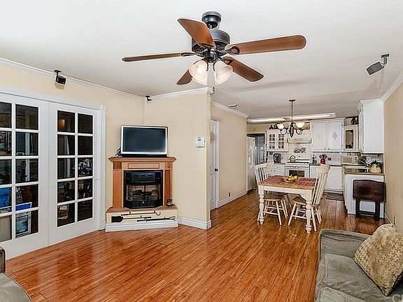 5th image of 601 Omelveny Ave