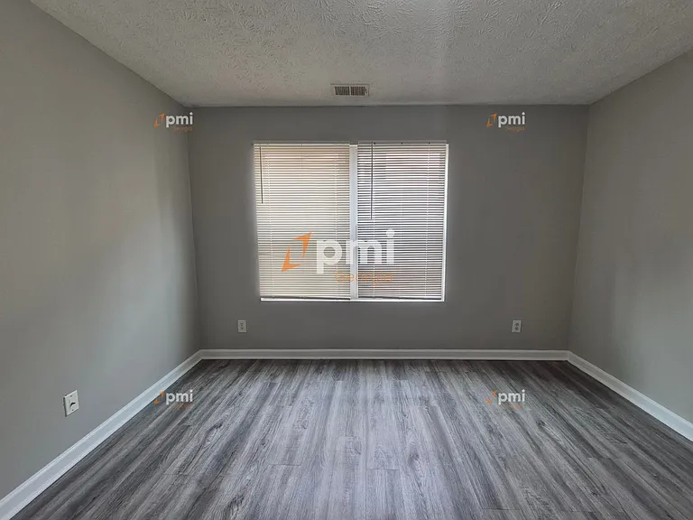 2204 Fairington Village Dr — Photo 7