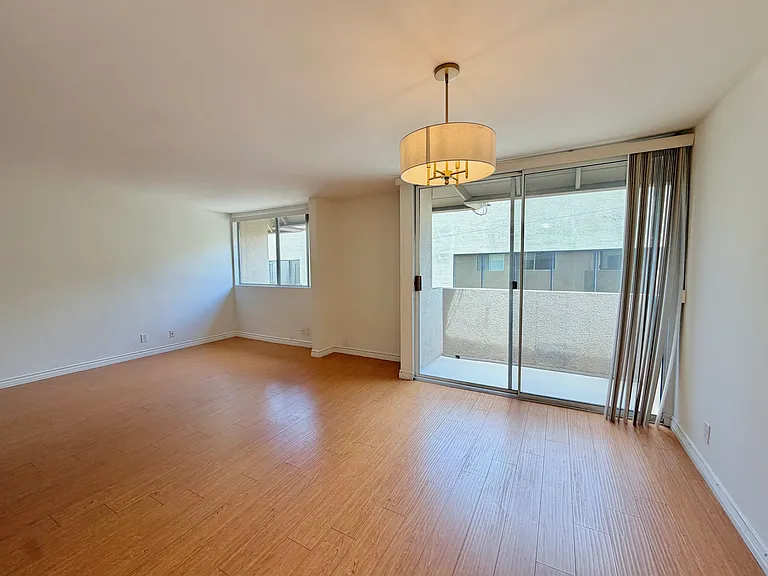 14141 Dickens St #311 — Photo 5